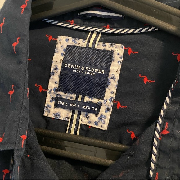 Nice denim & flower flamingo patterned shirt. - Picture 3 of 3